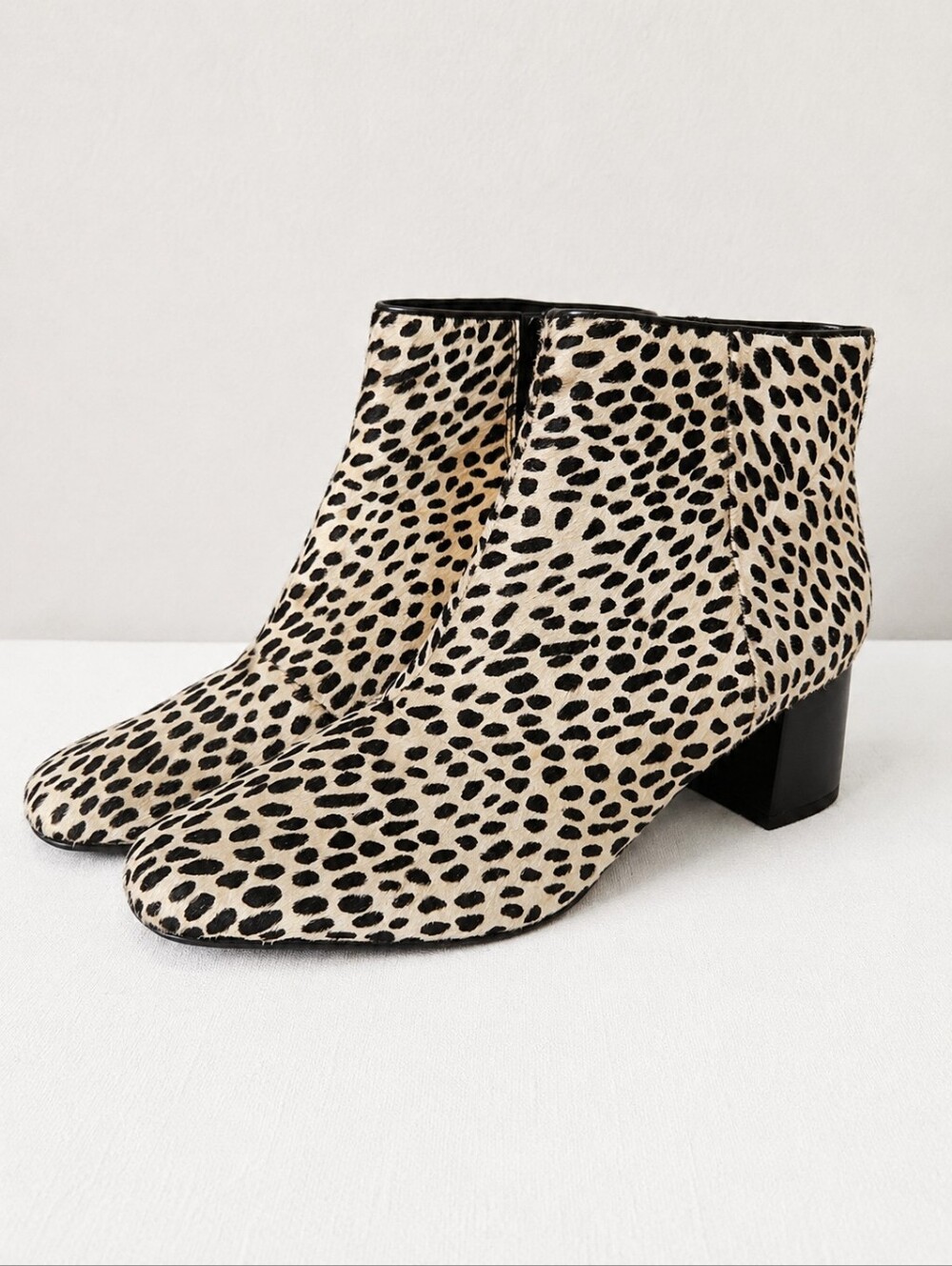 Clarks Sheer Flora 2 Leopard Print Calf Hair Ankle Boots Leather Size 9